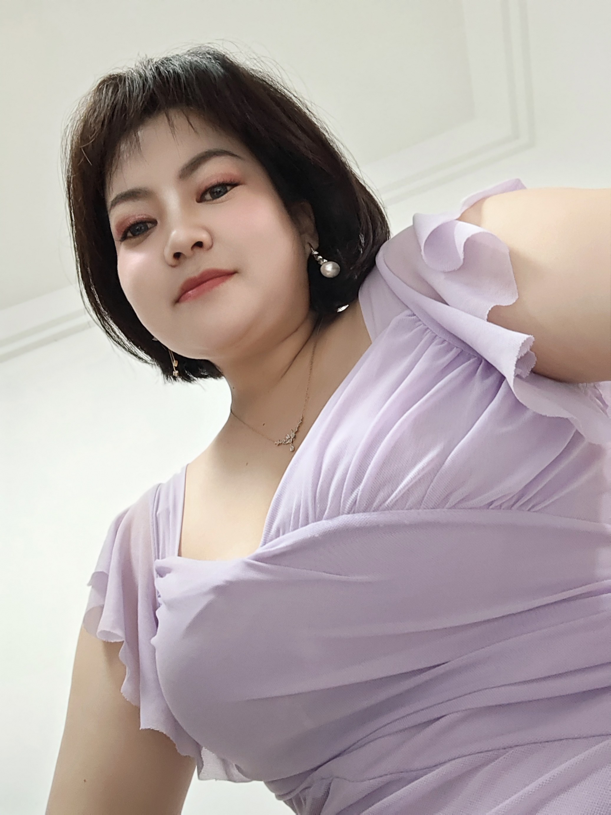 浦东大眼睛风骚若灵